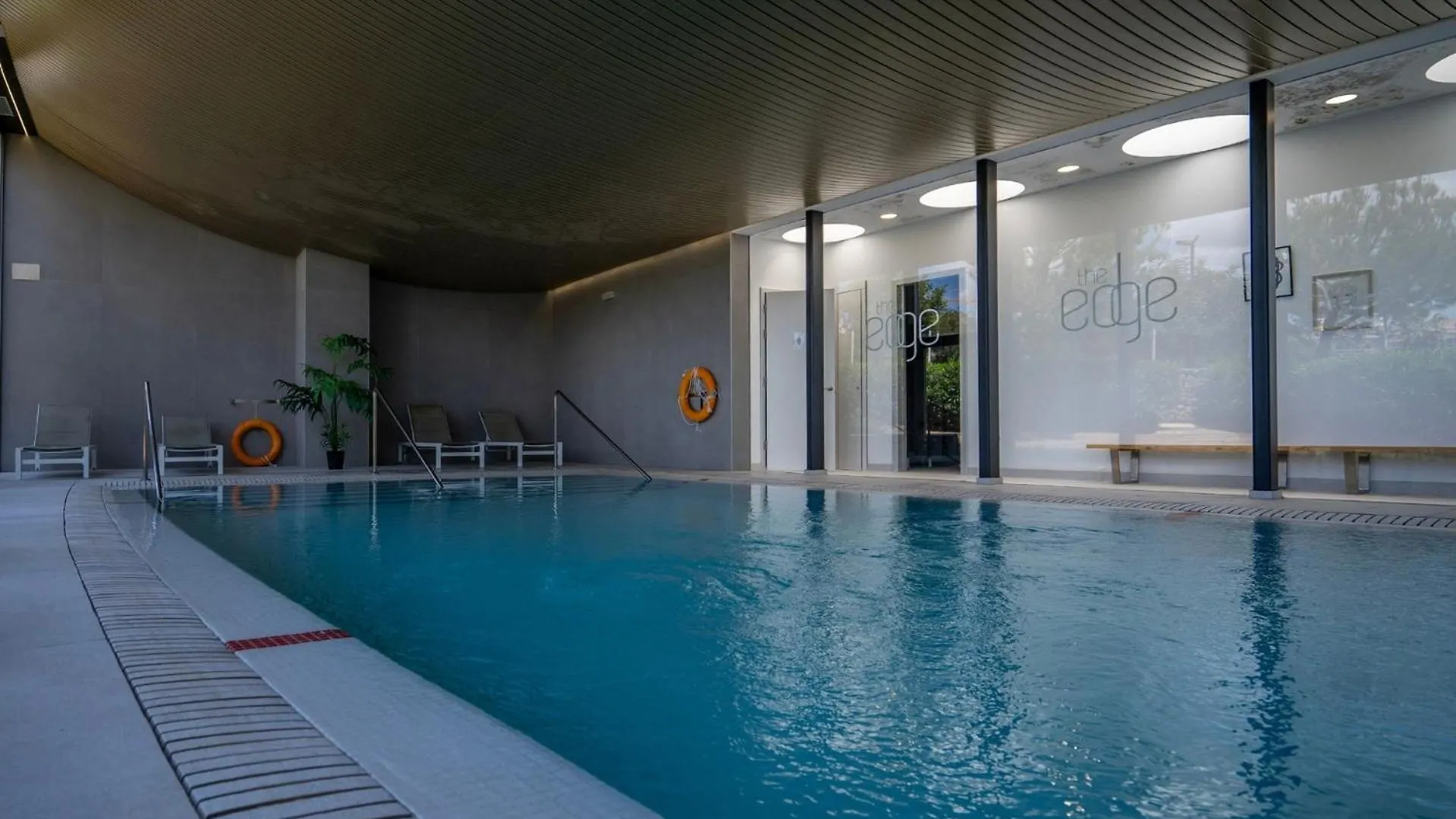 Modern 3-Bedroom Luxury Apartment With Panoramic Sea Views The Edge, 에스테포나 스페인