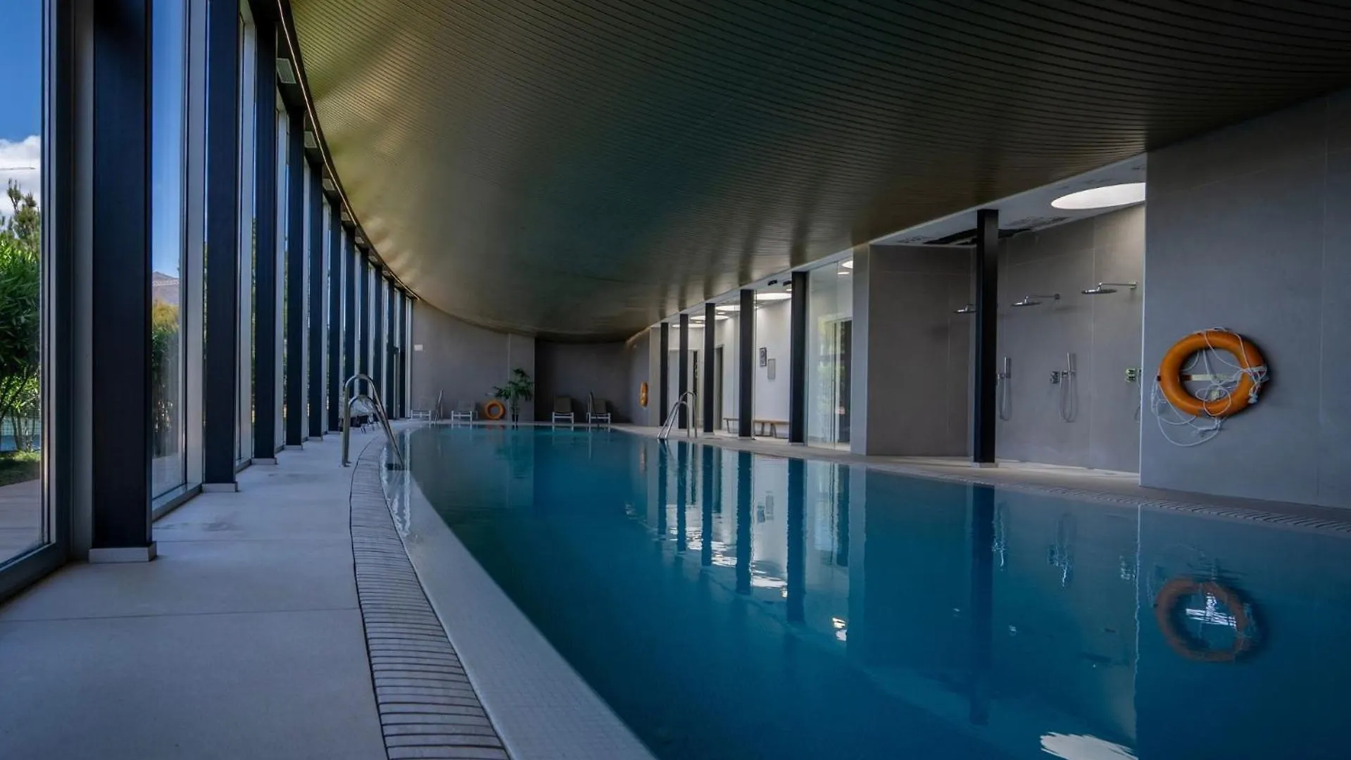 Modern 3-Bedroom Luxury Apartment With Panoramic Sea Views The Edge, 에스테포나 0*,