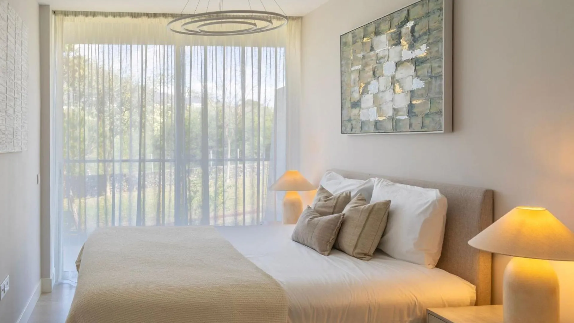 Modern 3-Bedroom Luxury Apartment With Panoramic Sea Views The Edge, 에스테포나