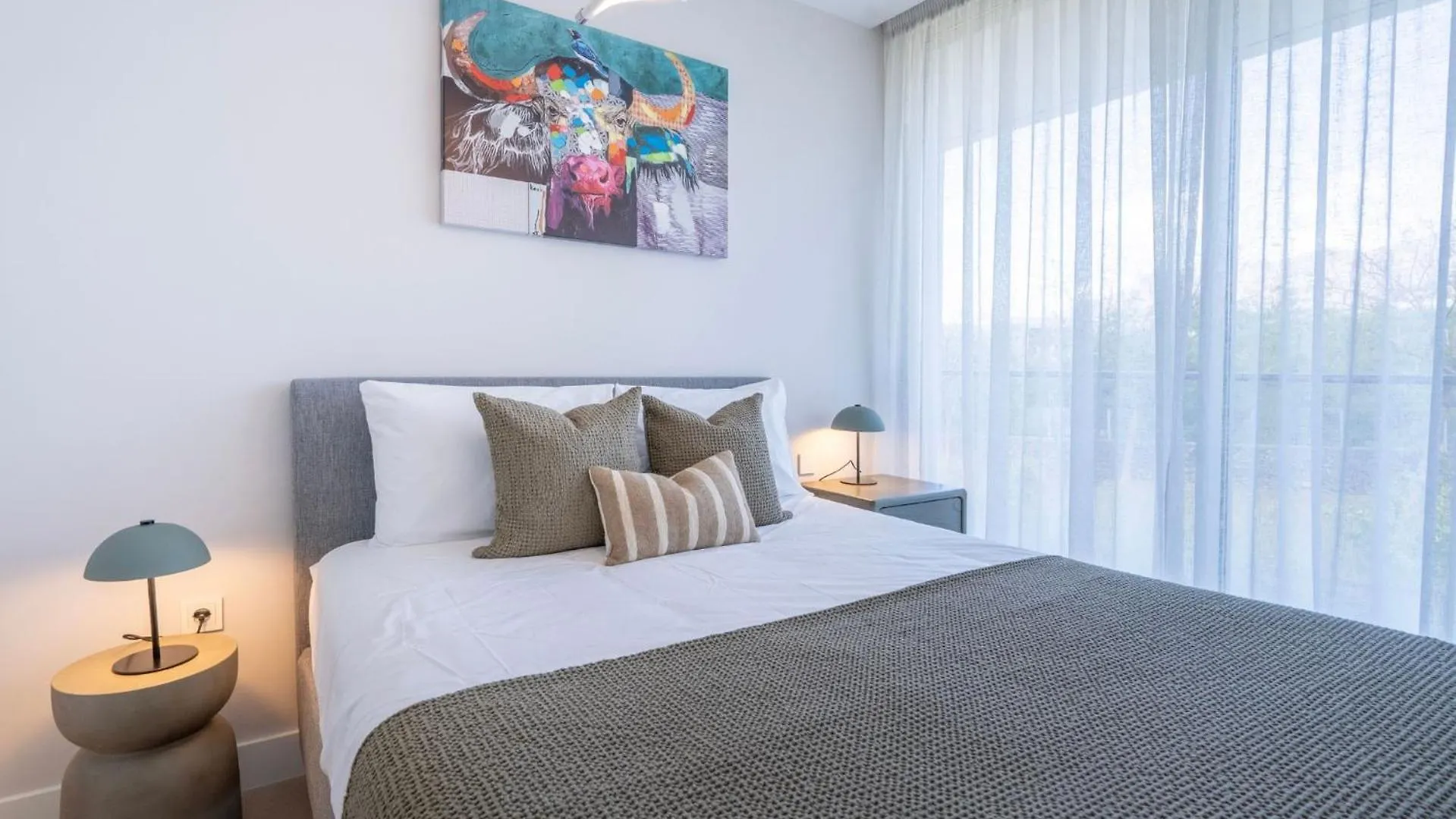 Modern 3-Bedroom Luxury Apartment With Panoramic Sea Views The Edge, 에스테포나